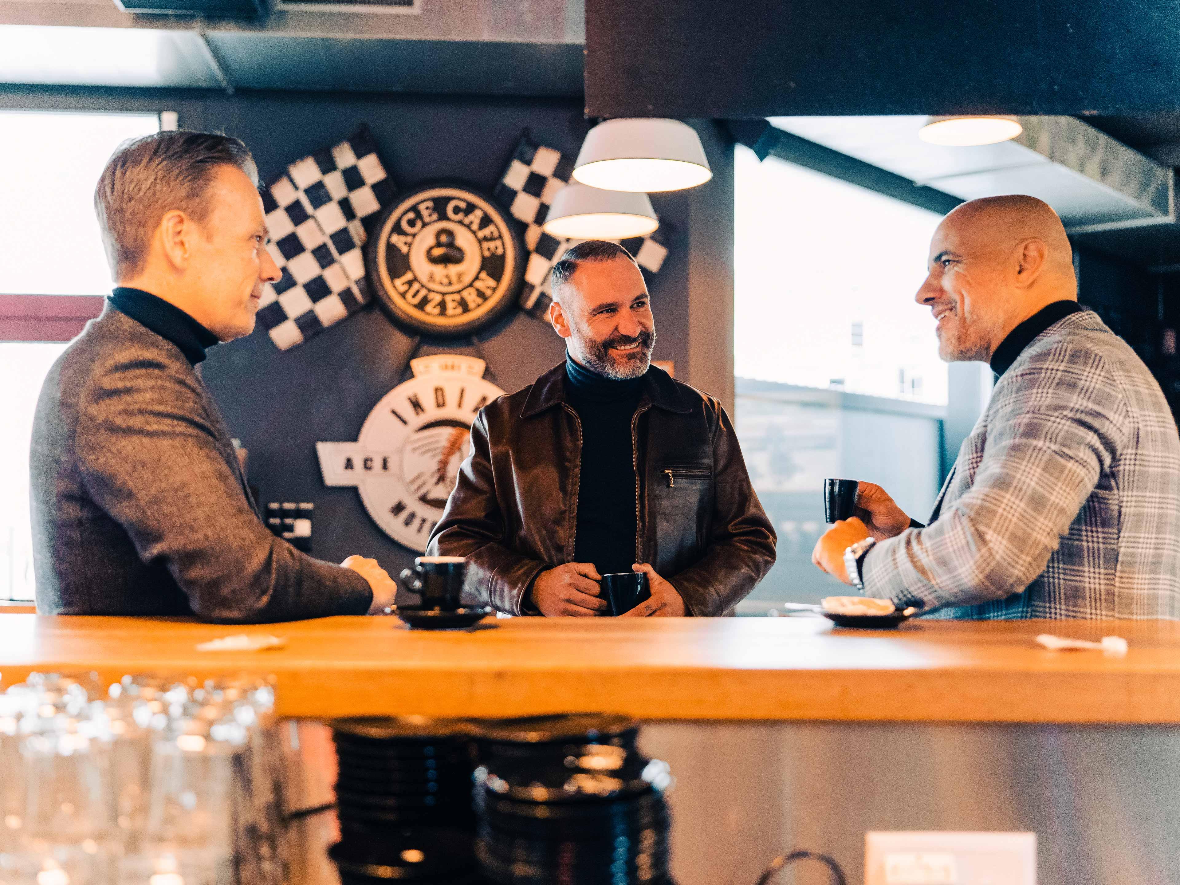 Kooperation zwischen dem Porsche Zentrum Zug und Ace Cafe Luzern 