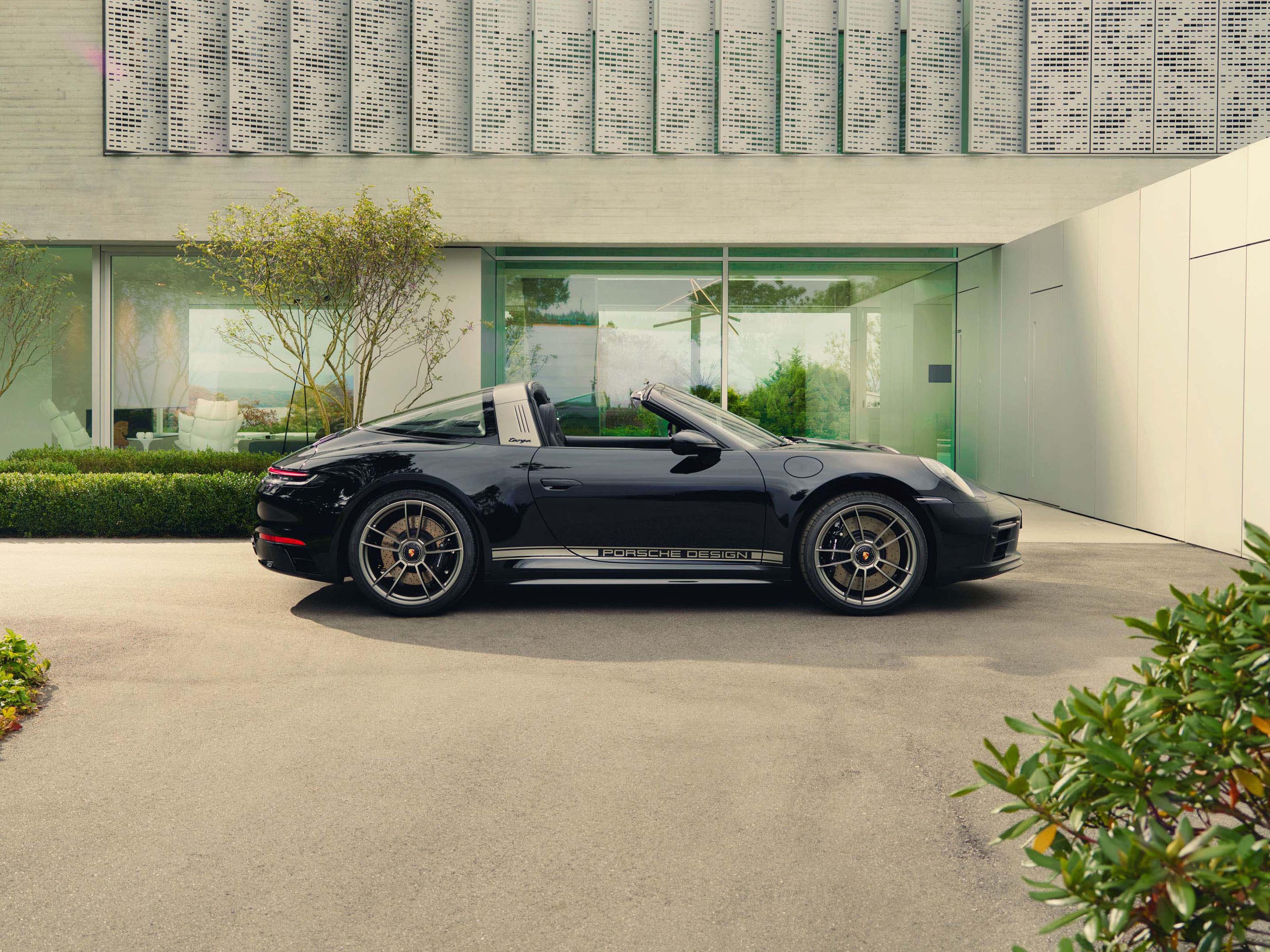 Pour célébrer un anniversaire spécial, une édition exclusive évoque la 911 S 2.4 Targa de 1972