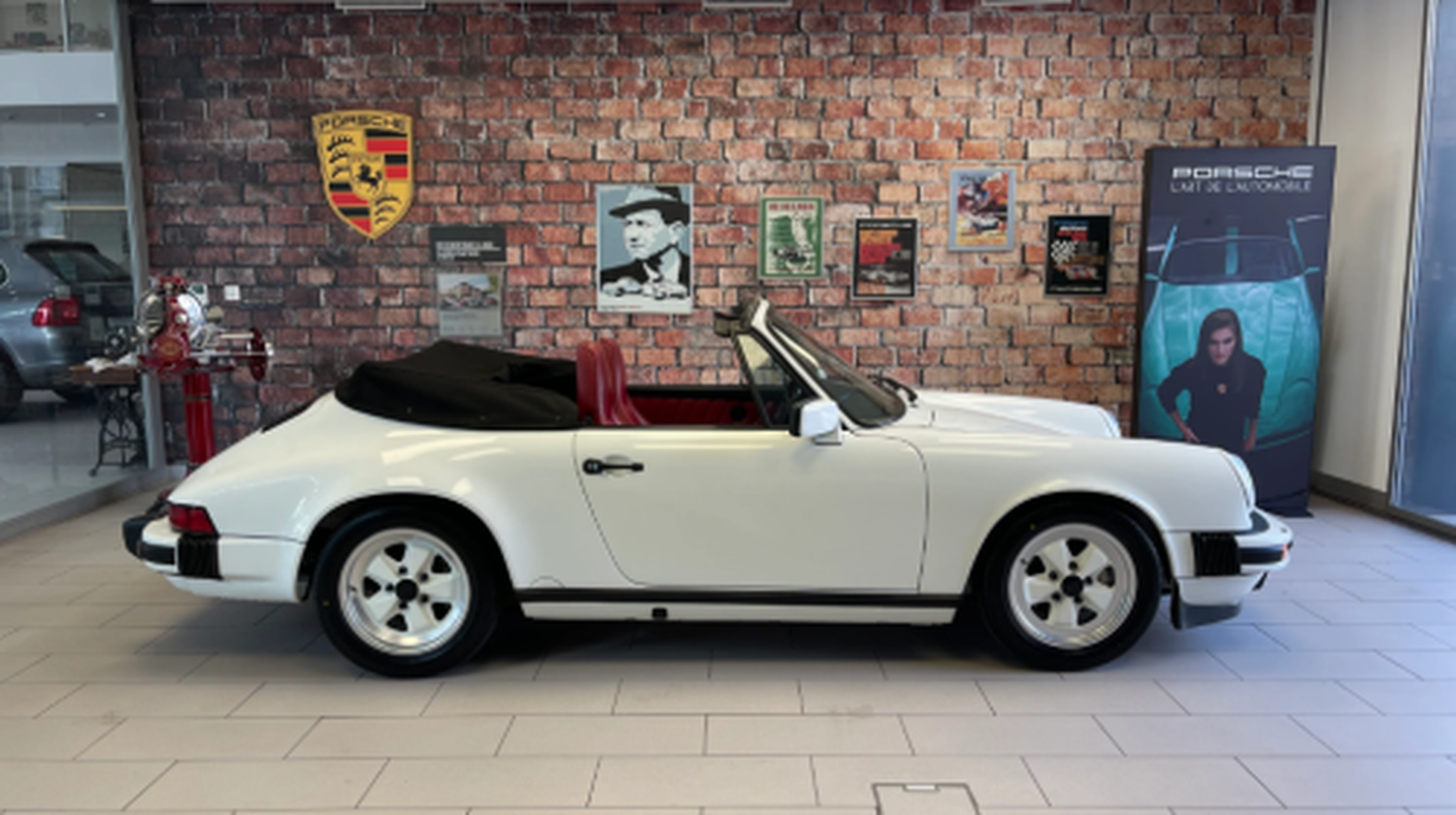 PORSCHE 911 Carrera Cabrio