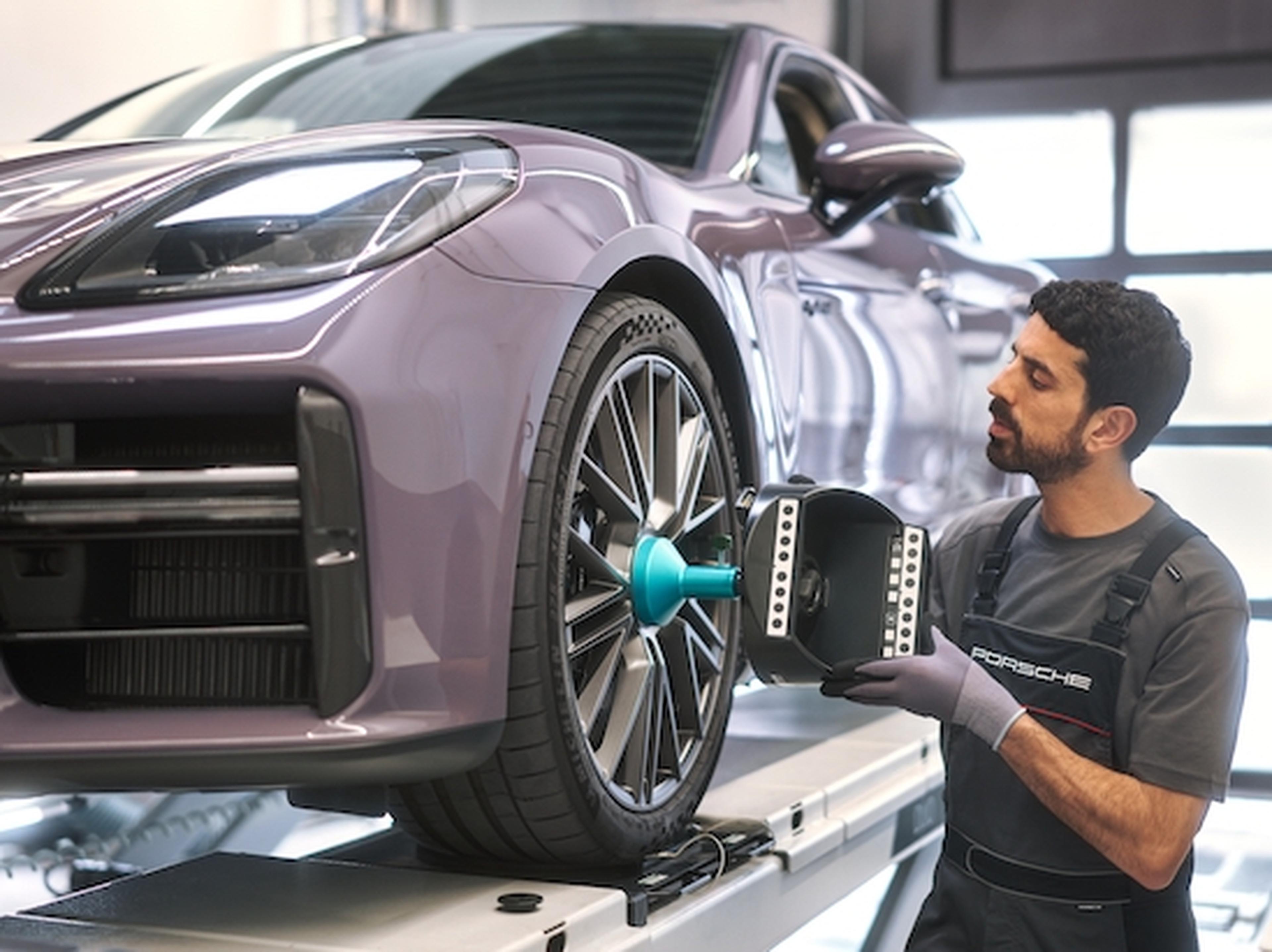 Wheel alignment and tire storage offer at Porsche Centre Kitchener-Waterloo
