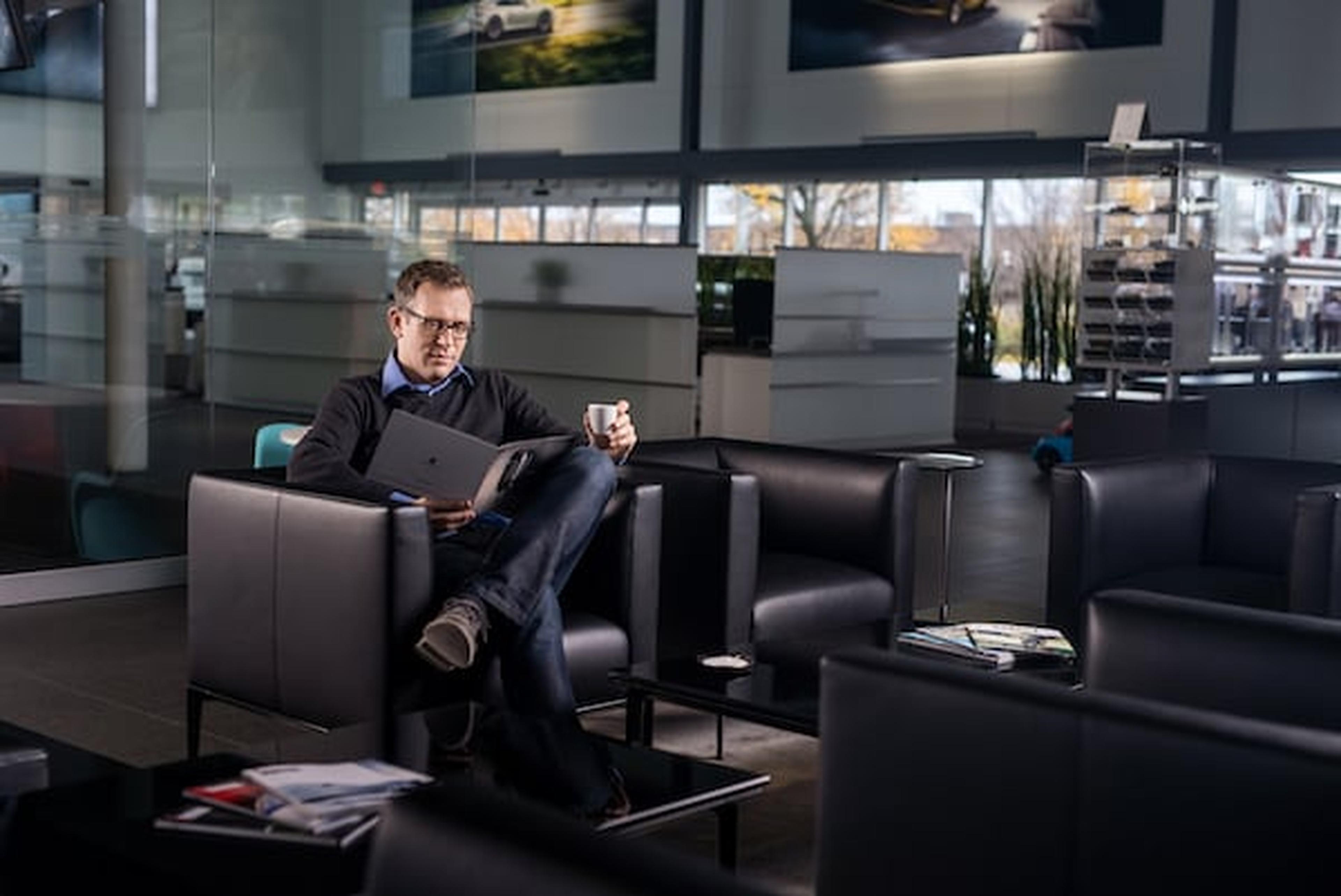 Porsche Oakville In-store Experience 