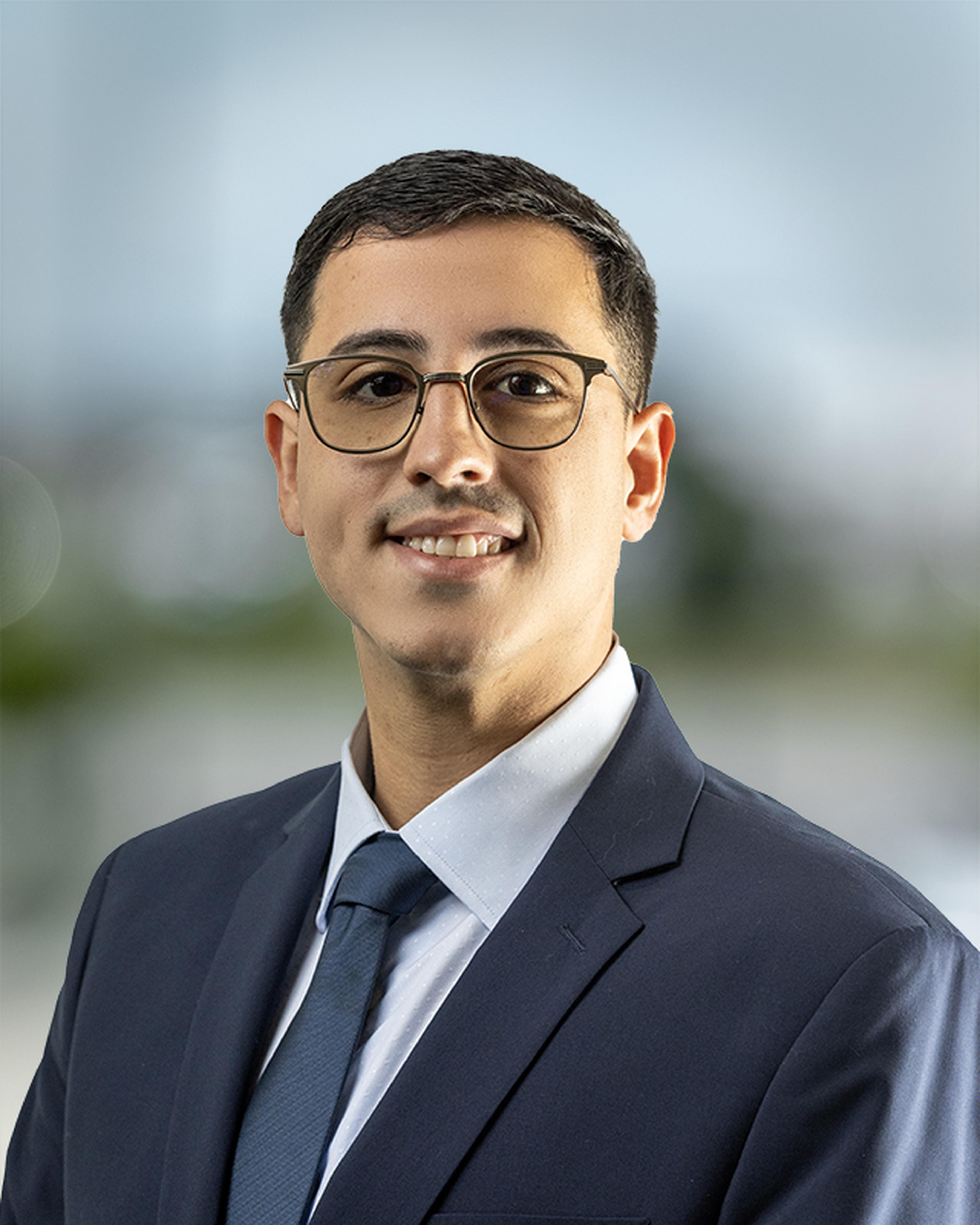 Gabe Fernandes Staff Headshot