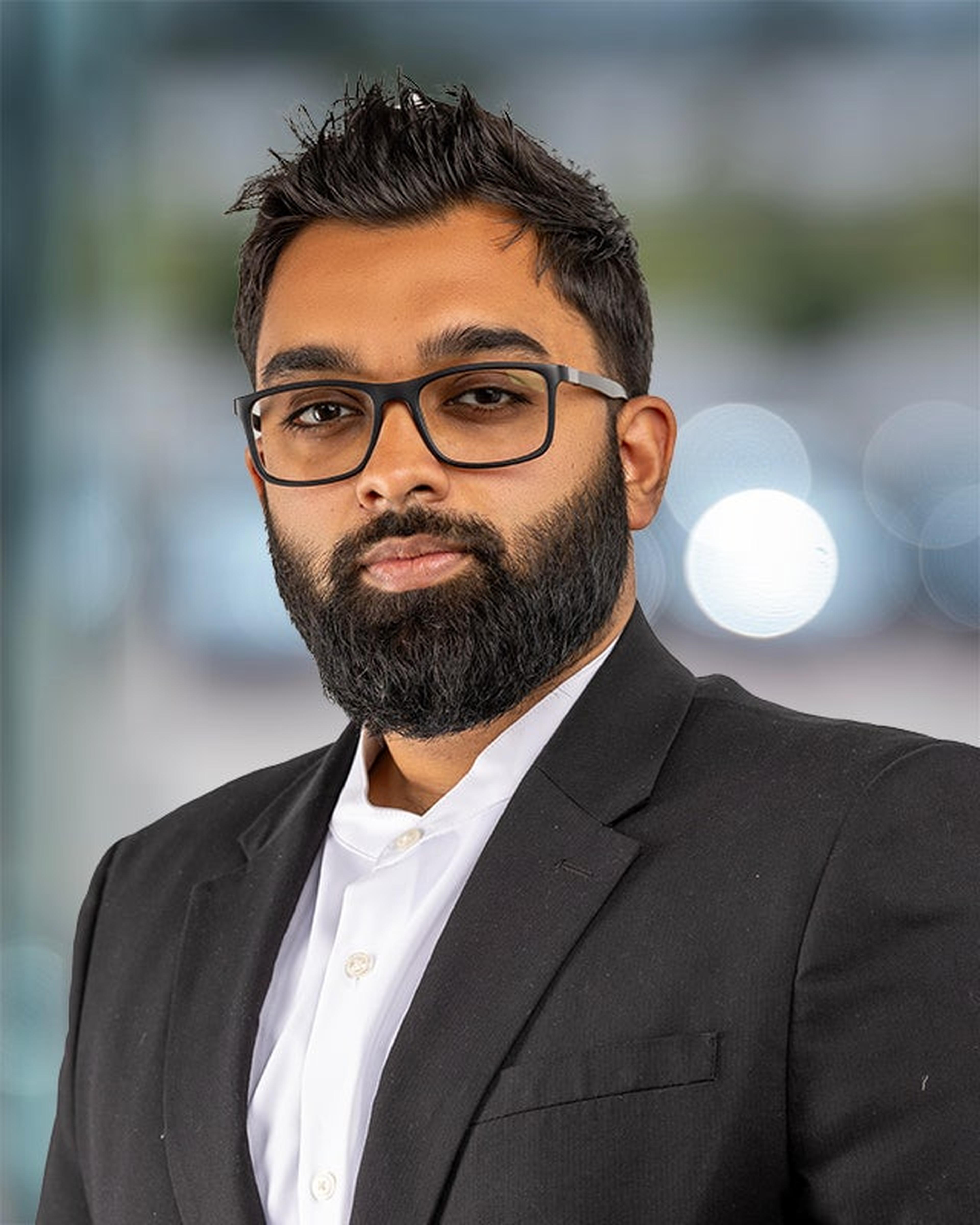 Abdullah Ayyaz, Professional Porsche Sales Consultant, at Porsche San Francisco