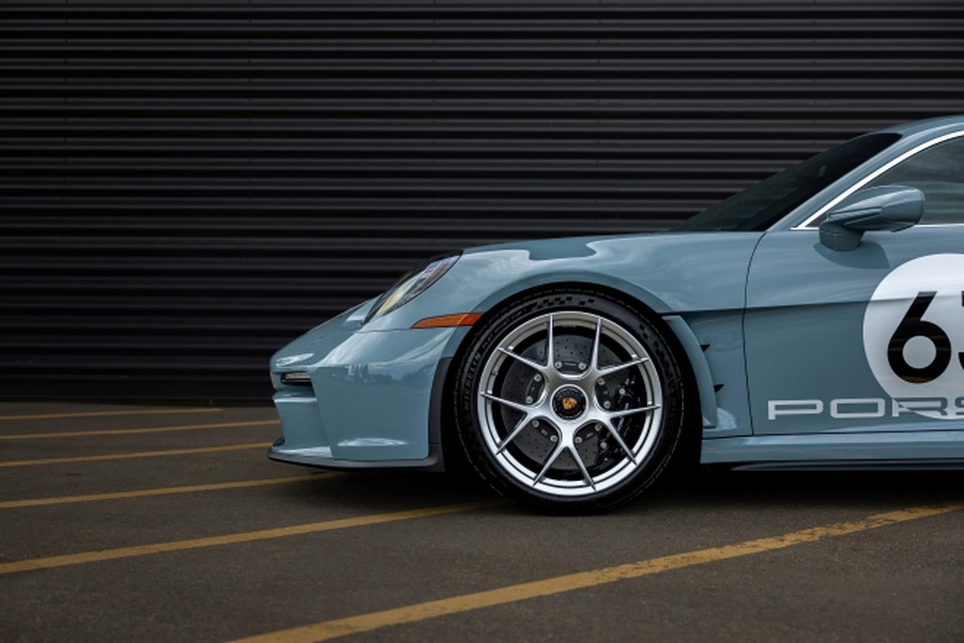 911