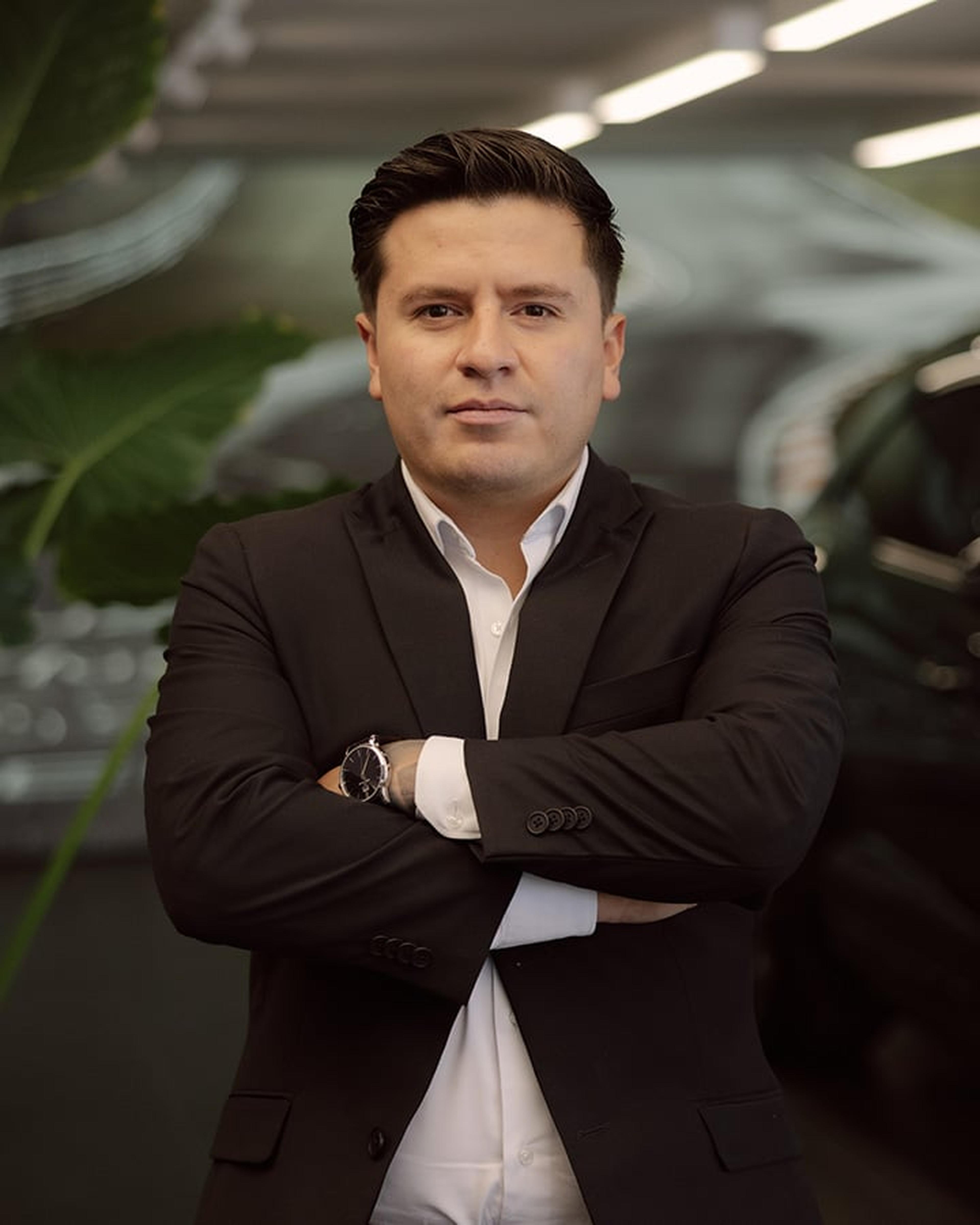 Miguel Mondragon - Consultor de Ventas  - Porsche centre Santa Fe