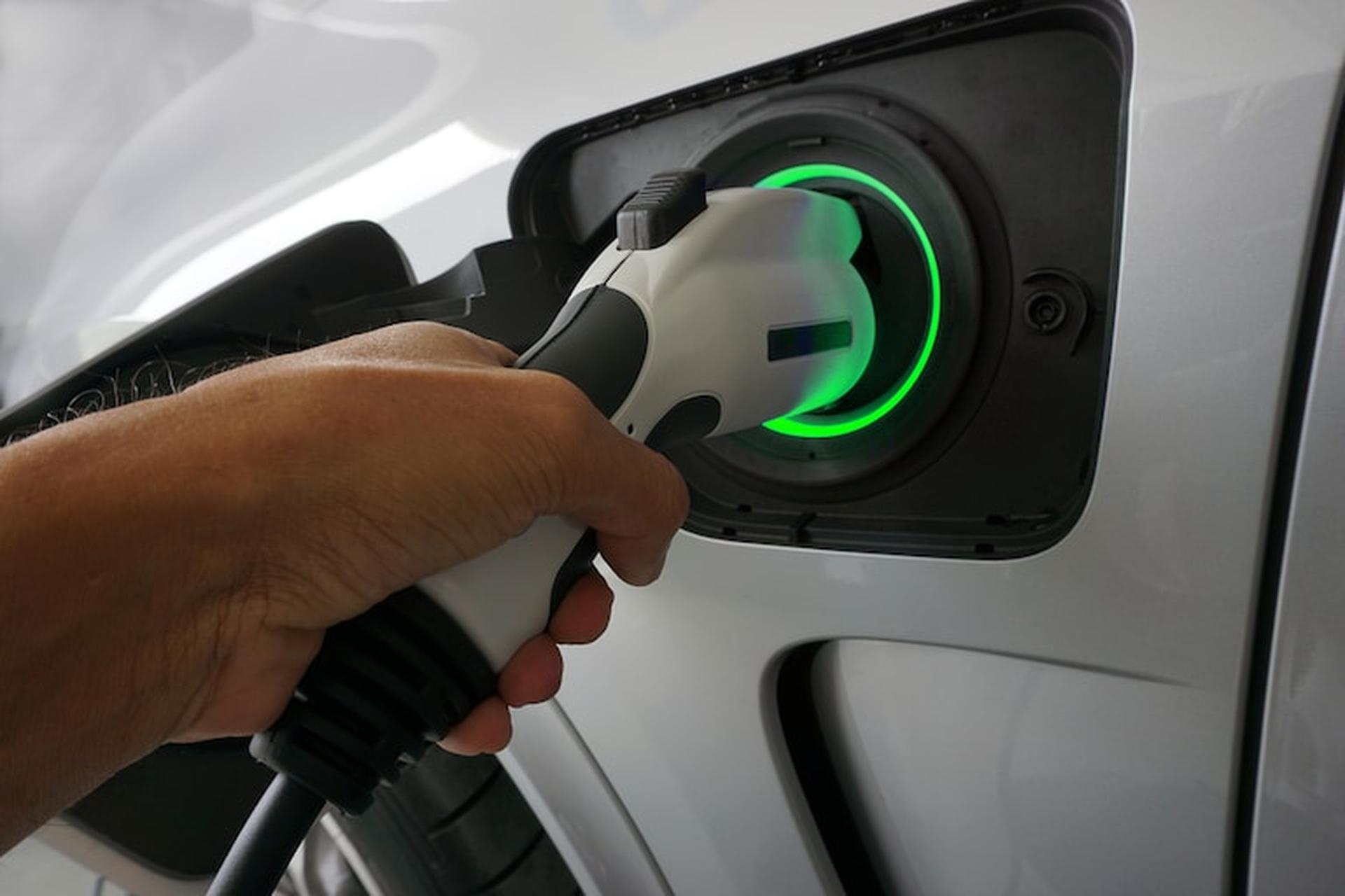 Electric vehicle charging port