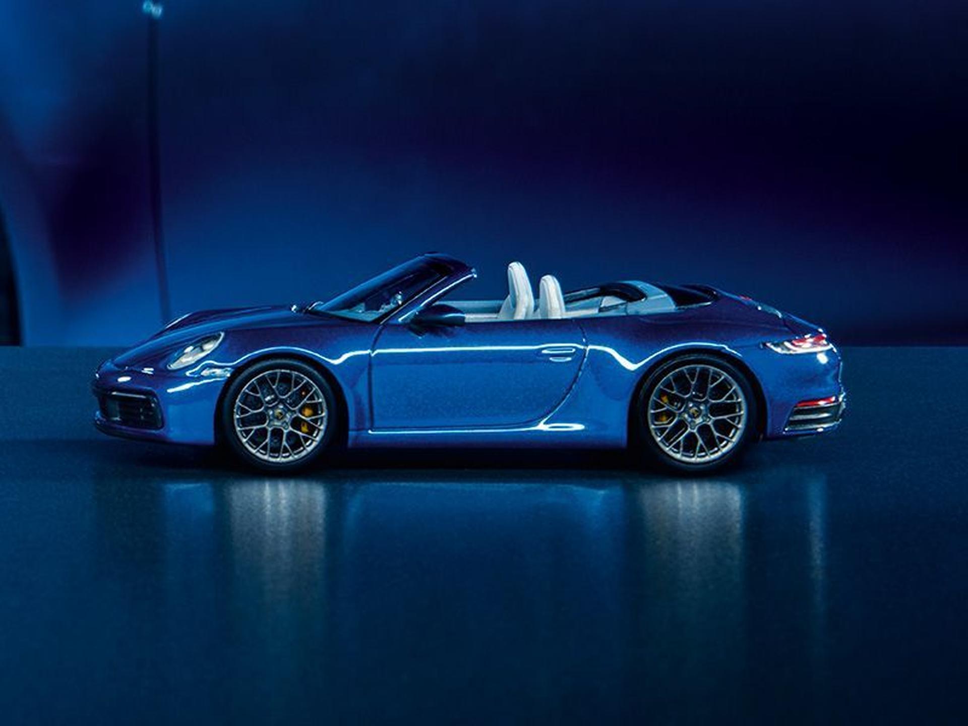 NEW 911 Carrera 4S Cabriole