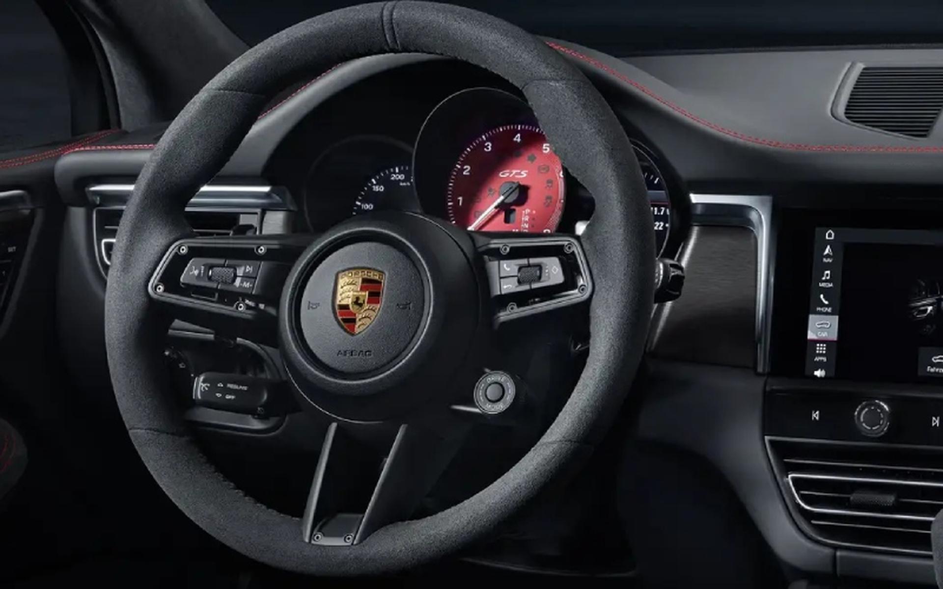 Benefits of Financing the 2025 Porsche Macan Long-Term