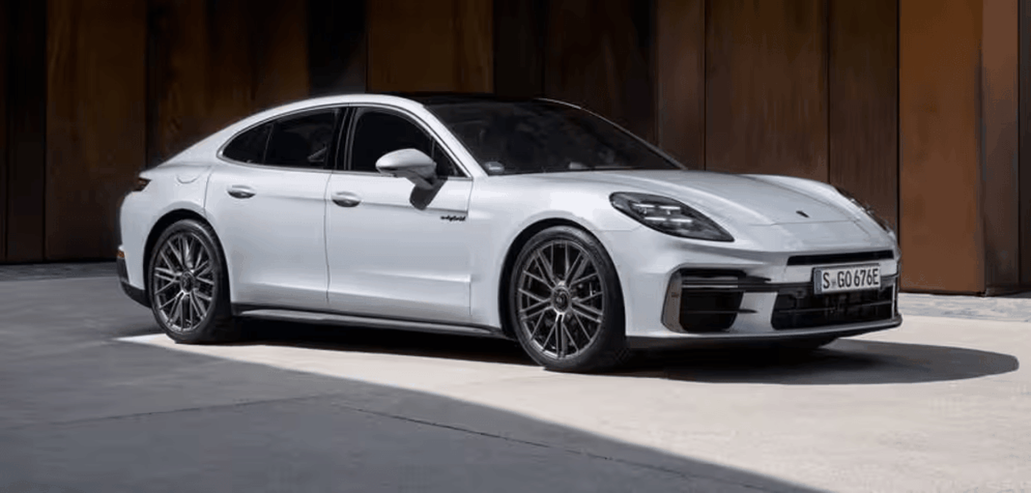 2027 Porsche Panamera Turbo S E-Hybrid - Feature Image