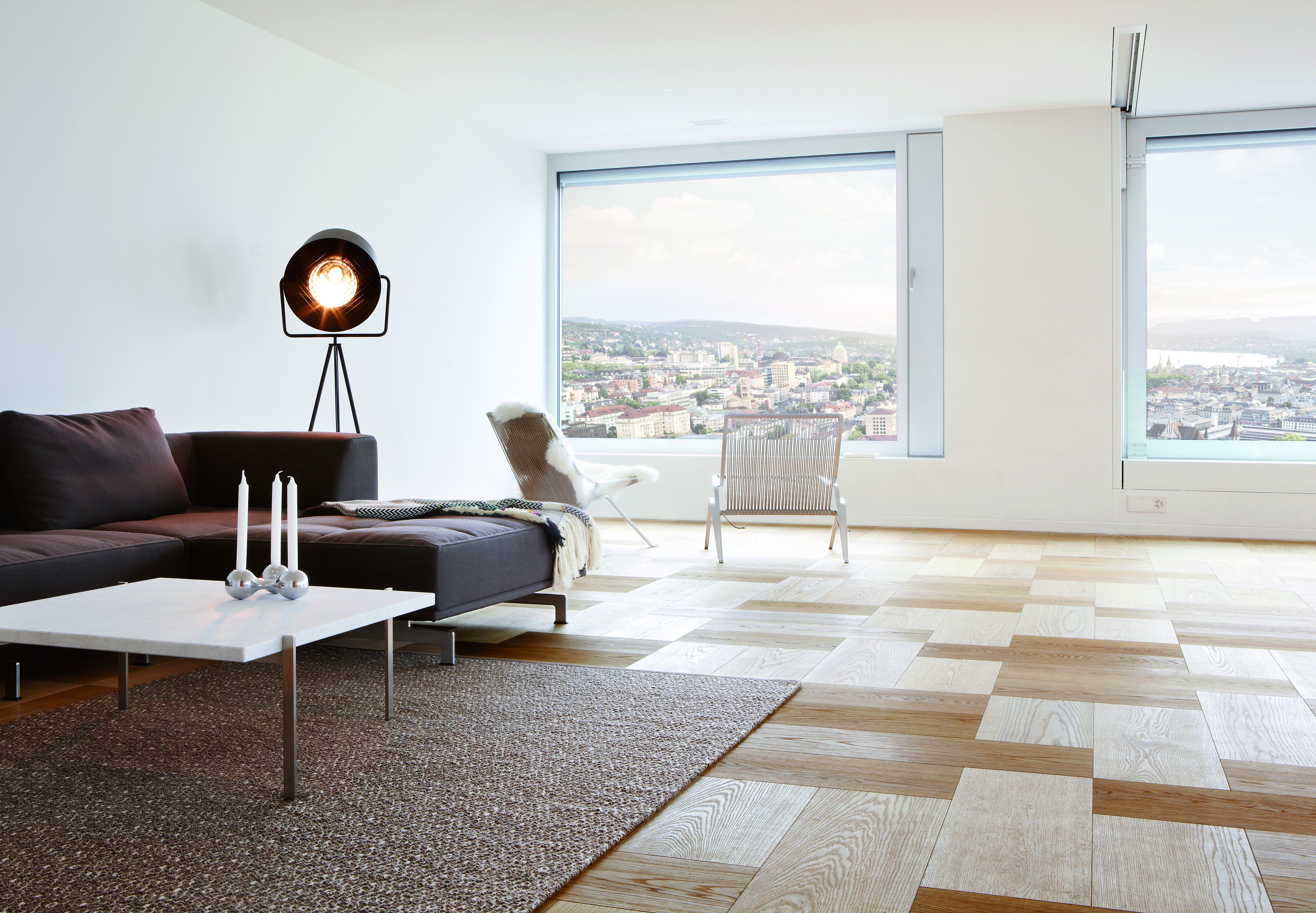 Close-up of Cleverpark 900 oak parquet with rich grain and natural colour variation.