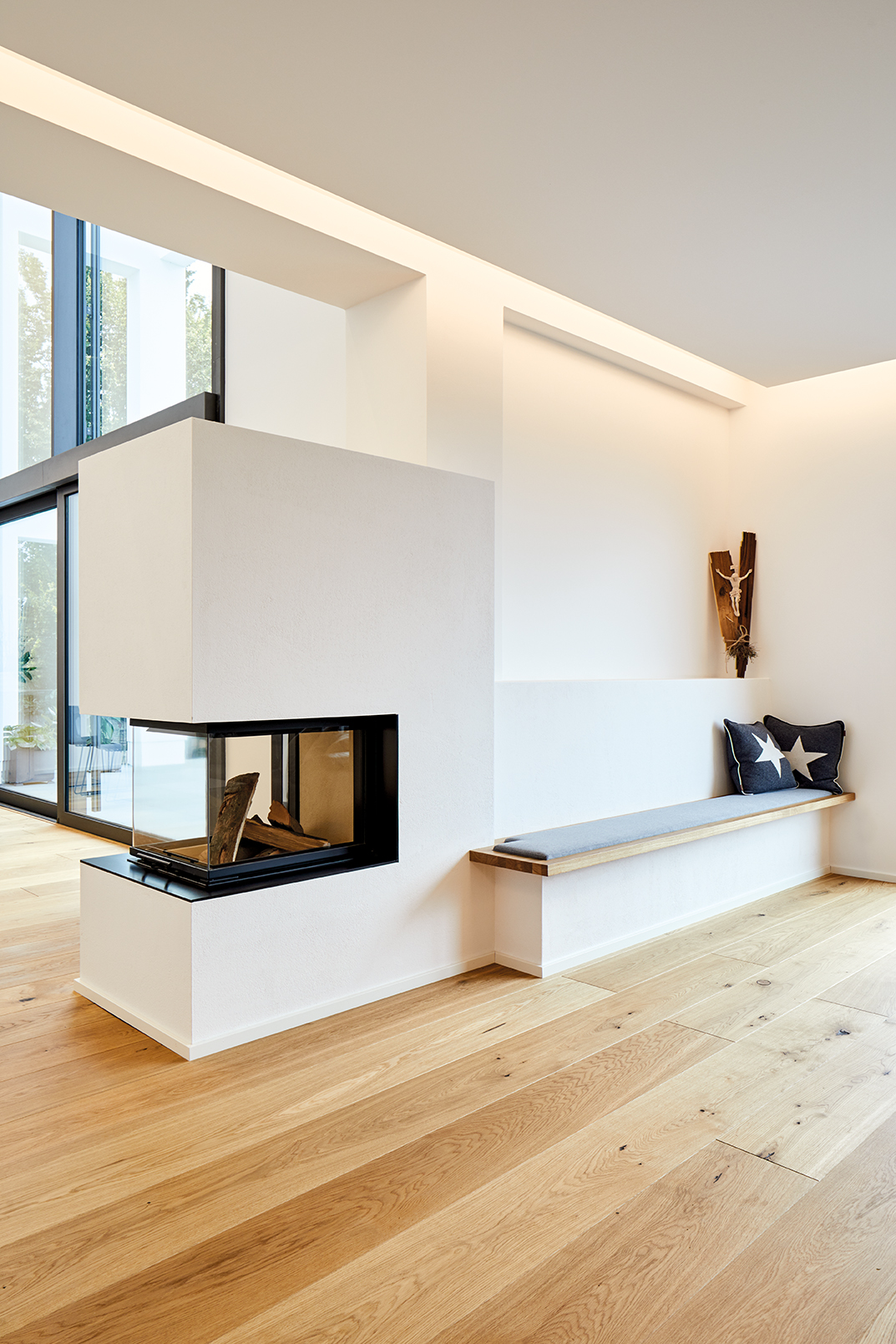 Oak Transparent Traditional