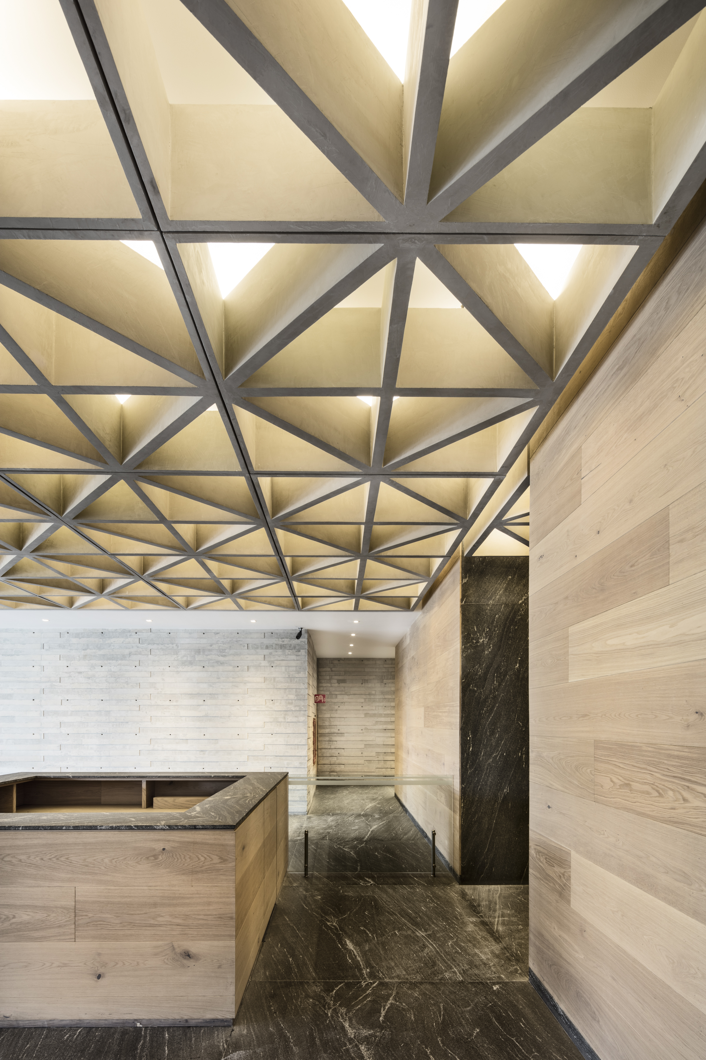 Oak White Traditional