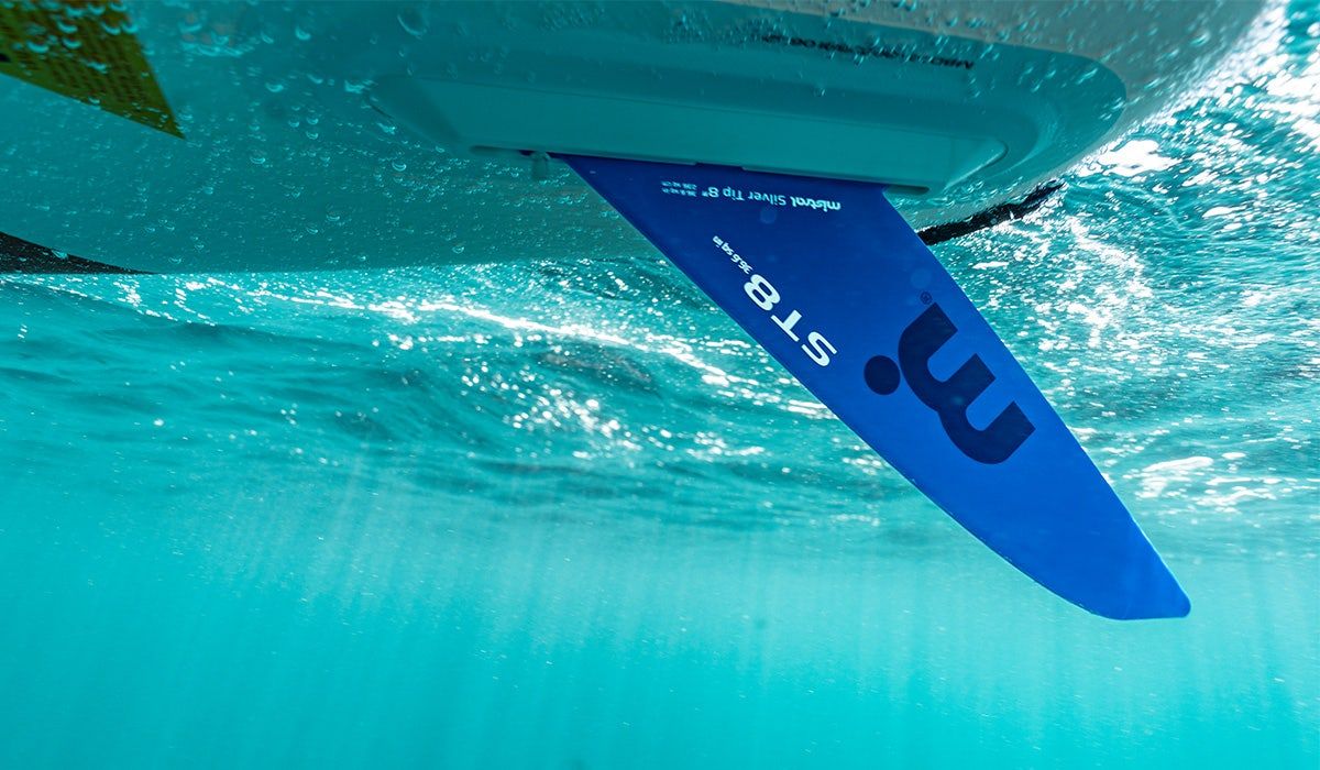Vin van Mistral sup board onderwater