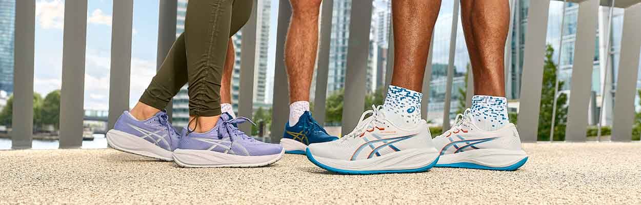 De Asics Cumulus 28 hardloopschoenen in verschillende varianten