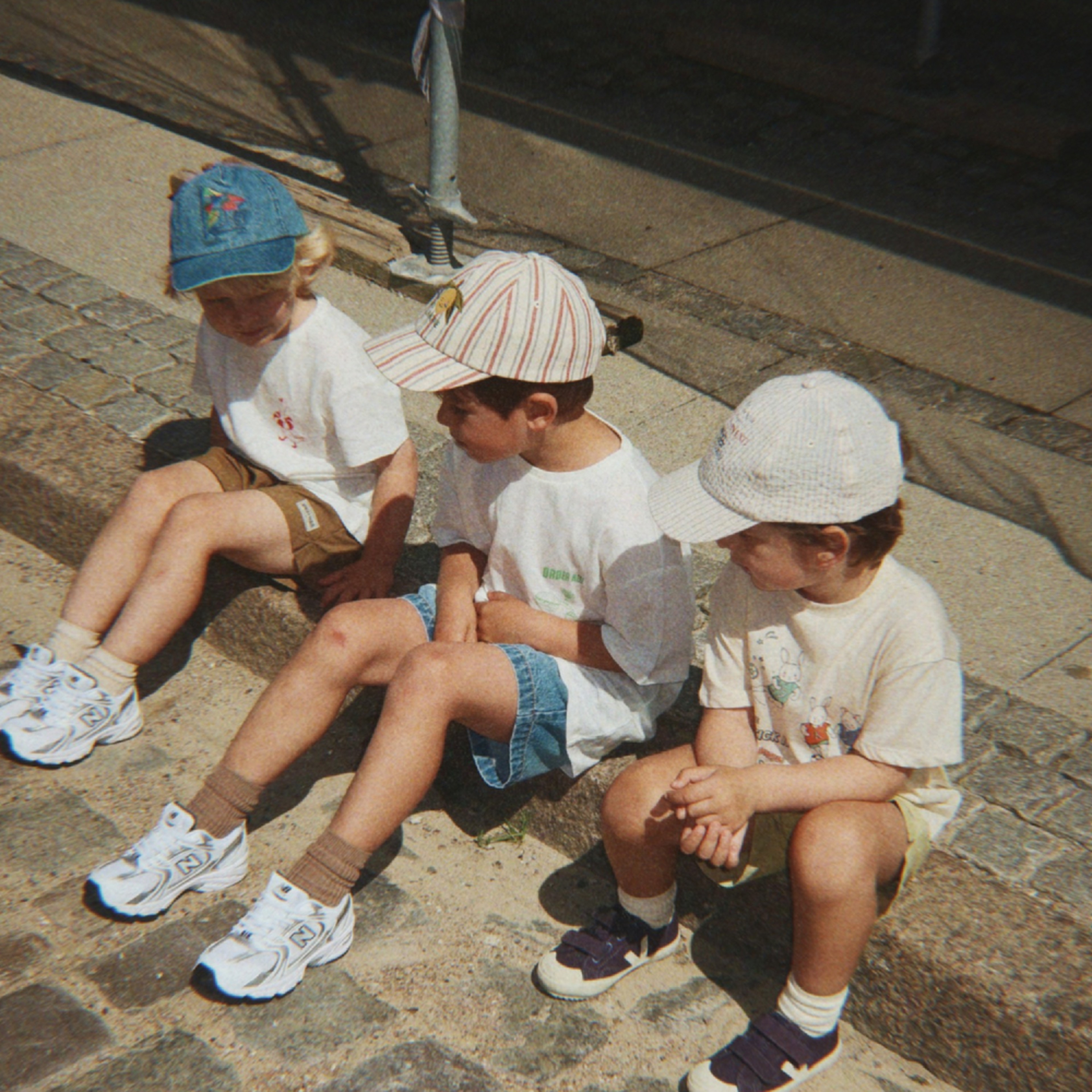 ベビーショップ - プレミアムな子供服やベビーギアをお買い求め