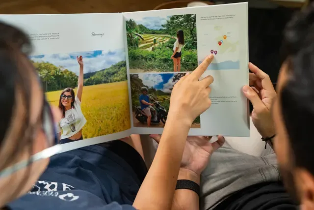 Custom Photo Book with text: 30 ideas & quotes to tell your story