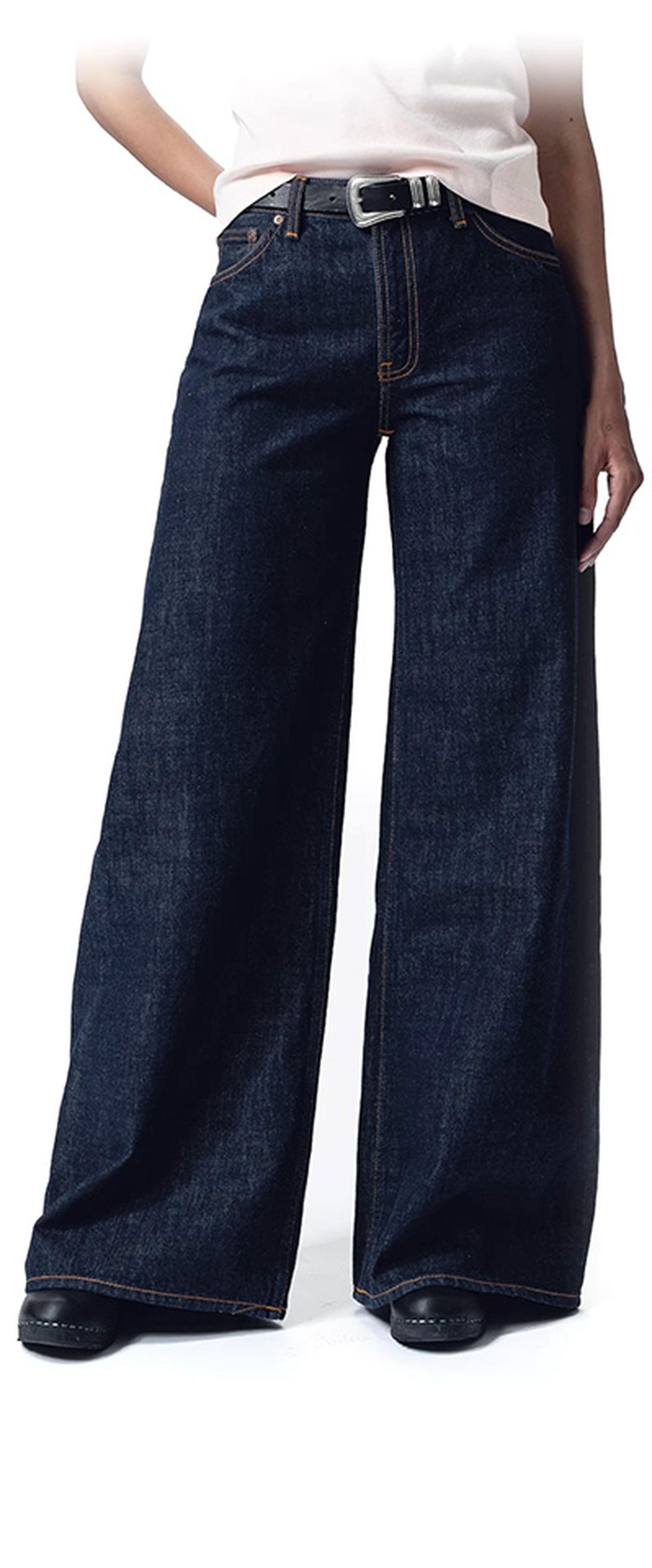 Sonic Sue - loose fit, wide leg opening, mid waist