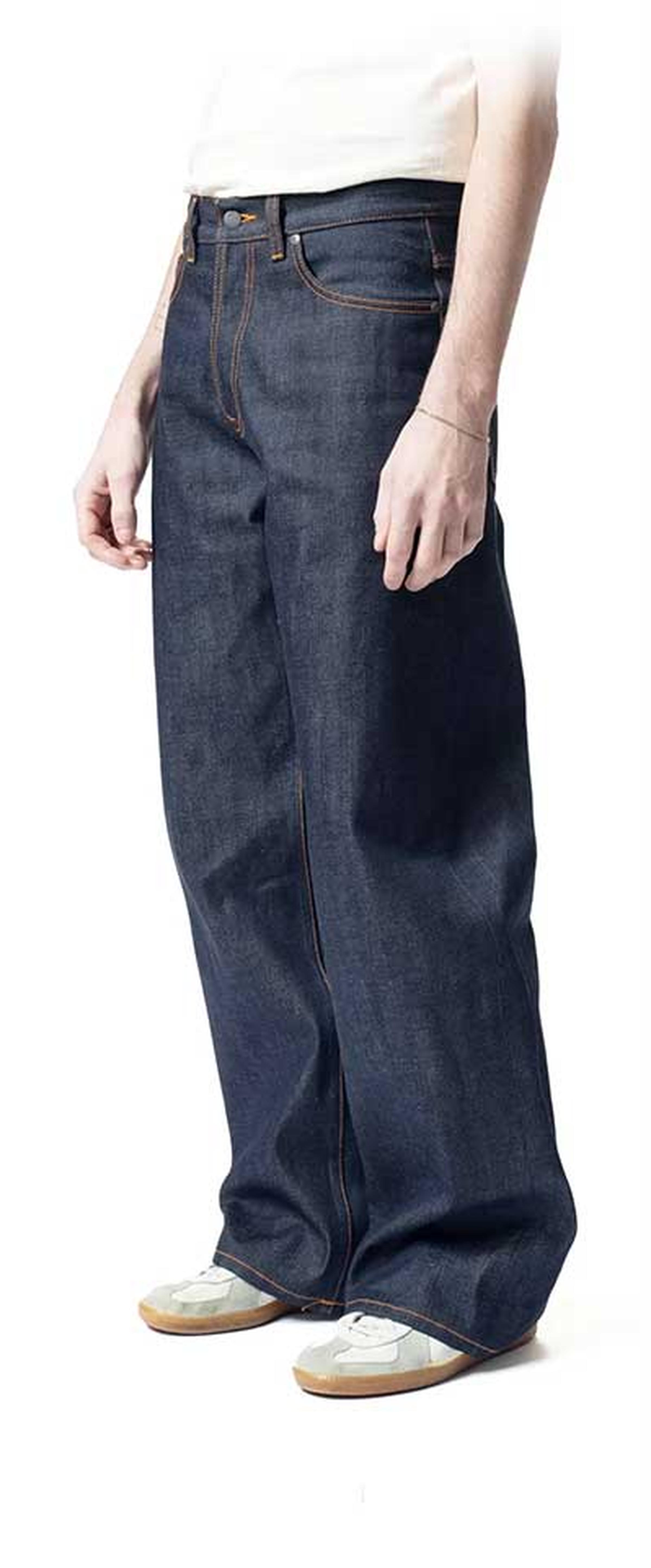 Loud Larry - loose fit, wide leg opening, high waist