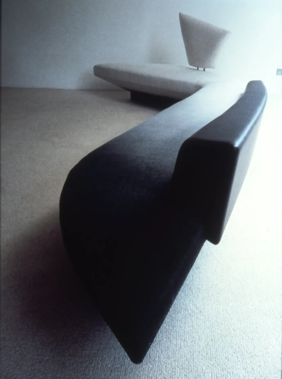 Zaha Hadid Architects, 24 Cathcart Road, Woosh sofa, London, United Kingdom © Richard Bryant / Arcaid