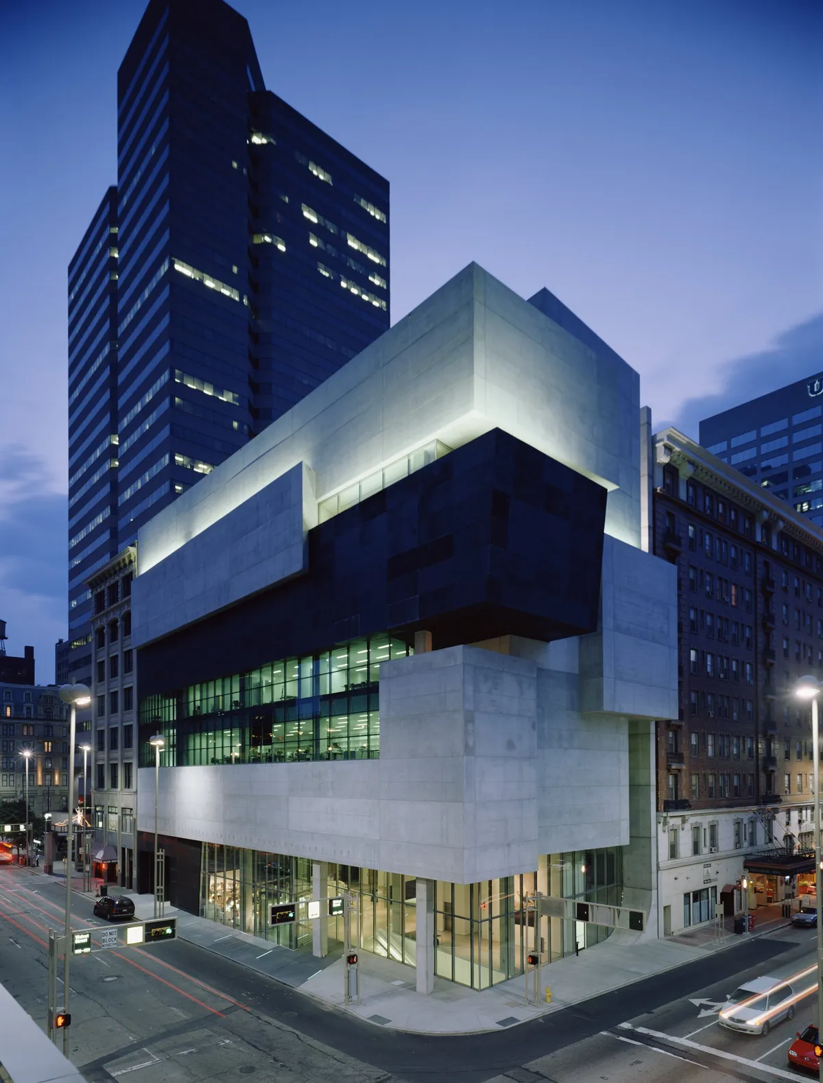 Zaha Hadid Architects, CAC: Contemporary Arts Center, Cincinnati, USA © Roland Halbe
