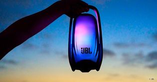 Artikel JBL Pulse 6 verbindet 360-Grad-Lichtshow mit kräftigerem Sound