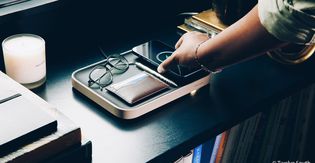 Artikel Twelve South präsentiert Valet mit Qi2-Ladefunktion