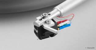 Artikel Clearaudio N2 setzt auf Carbon-Gehäuse und breitere Tonarm-Kompatibilität