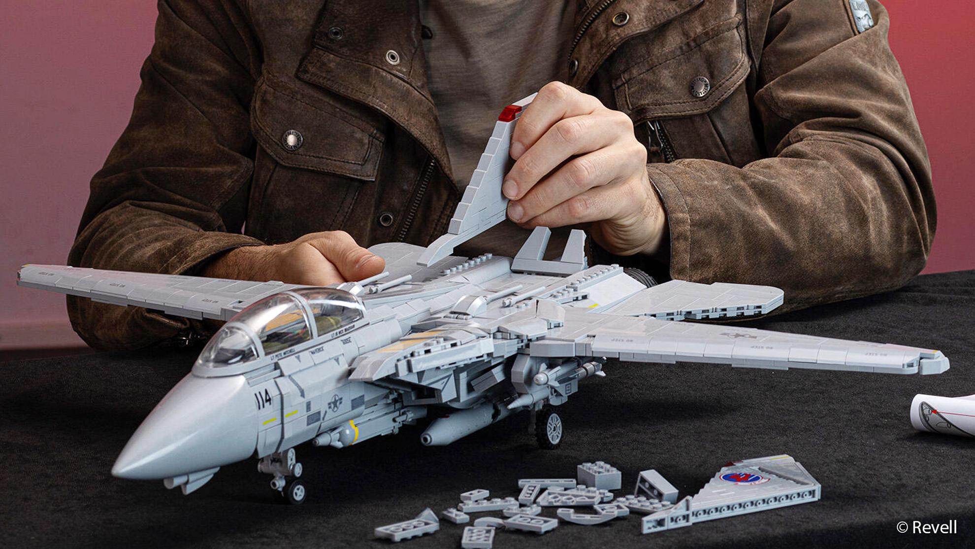Artikel: Top Gun: Revell bringt F-14A Tomcat als großes Klemmbaustein-Set