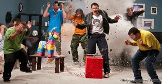 Artikel „Jackass 5: Einer geht noch“: Chaos-Truppe kommt ein letztes Mal auf die große Leinwand