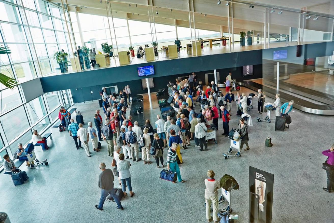 ankomst-passagerer-aalborg-lufthavn__3760x2507_-1
