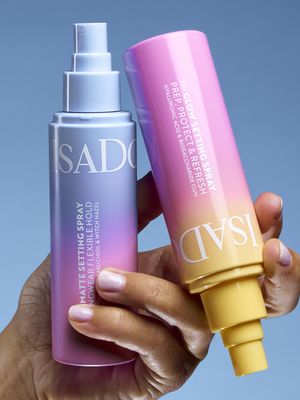 Glow setting spray and matte setting spray