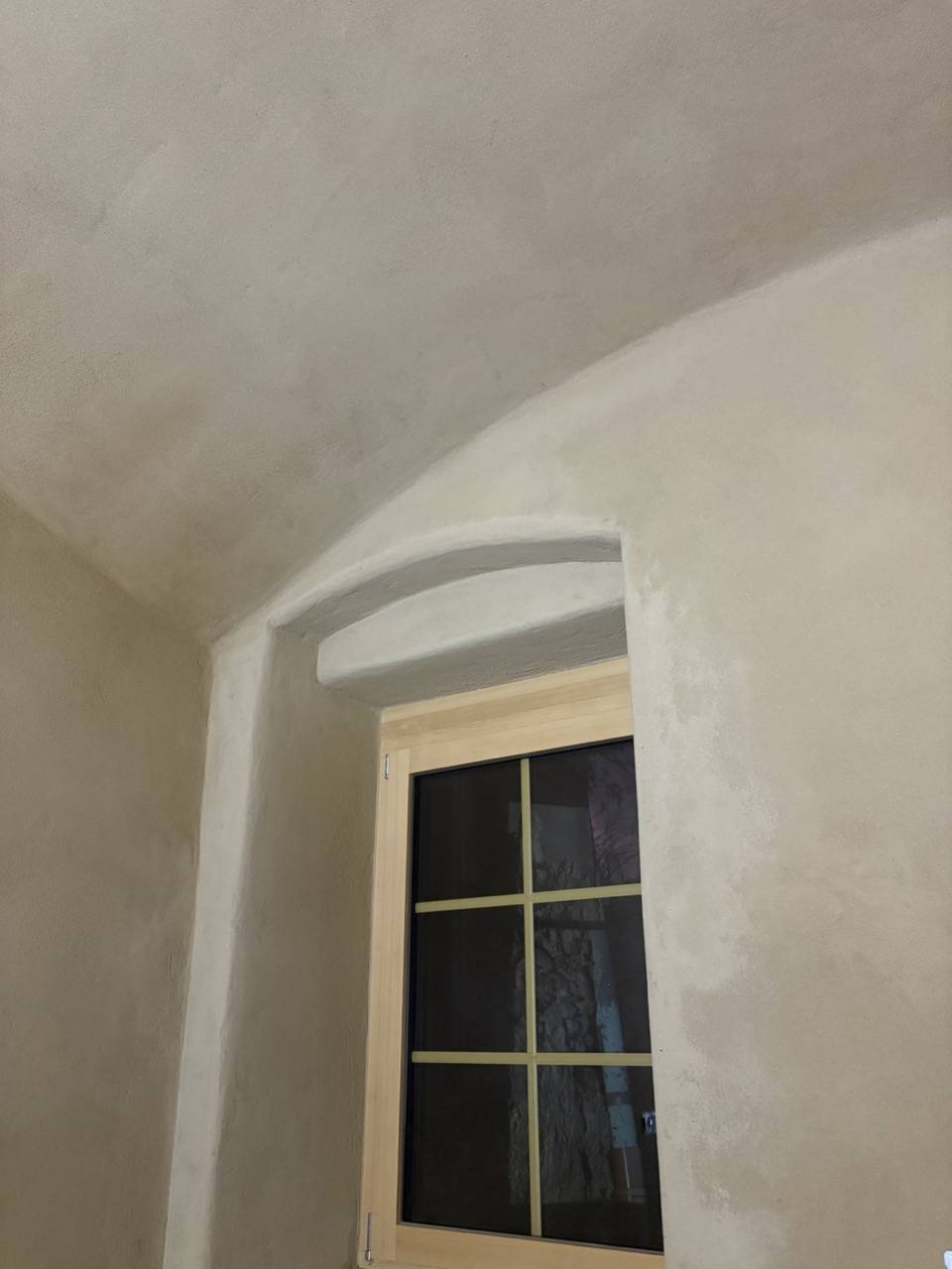 Lehmputz_fenster_gesimse.jpg