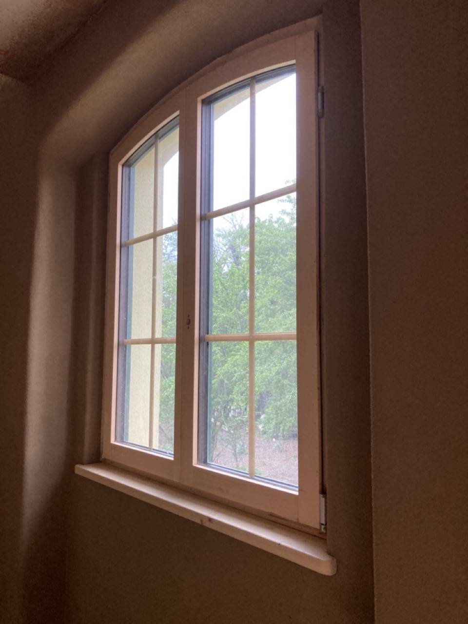 fenster_lehm_rund.jpg