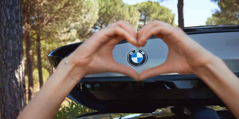 BMW Genuine Accessories Signpost
