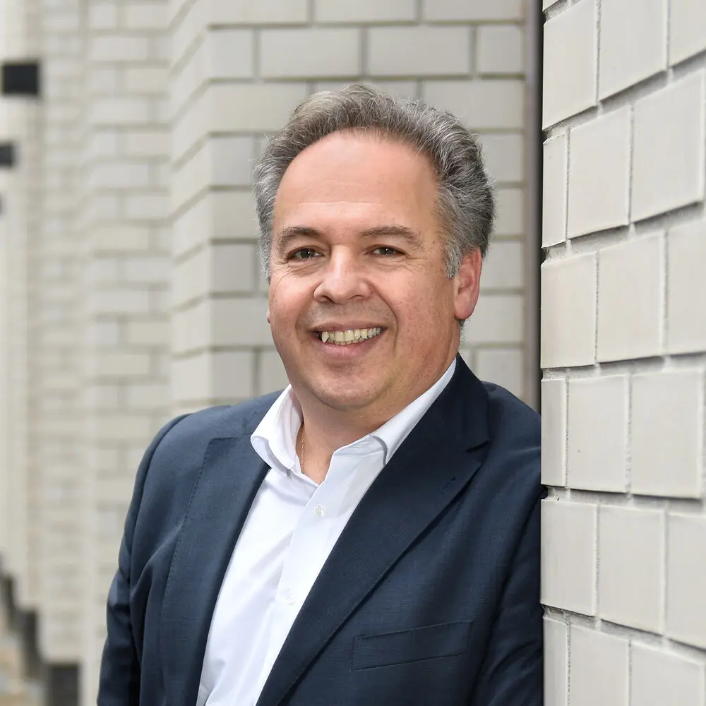 Toni Sfirtsis
