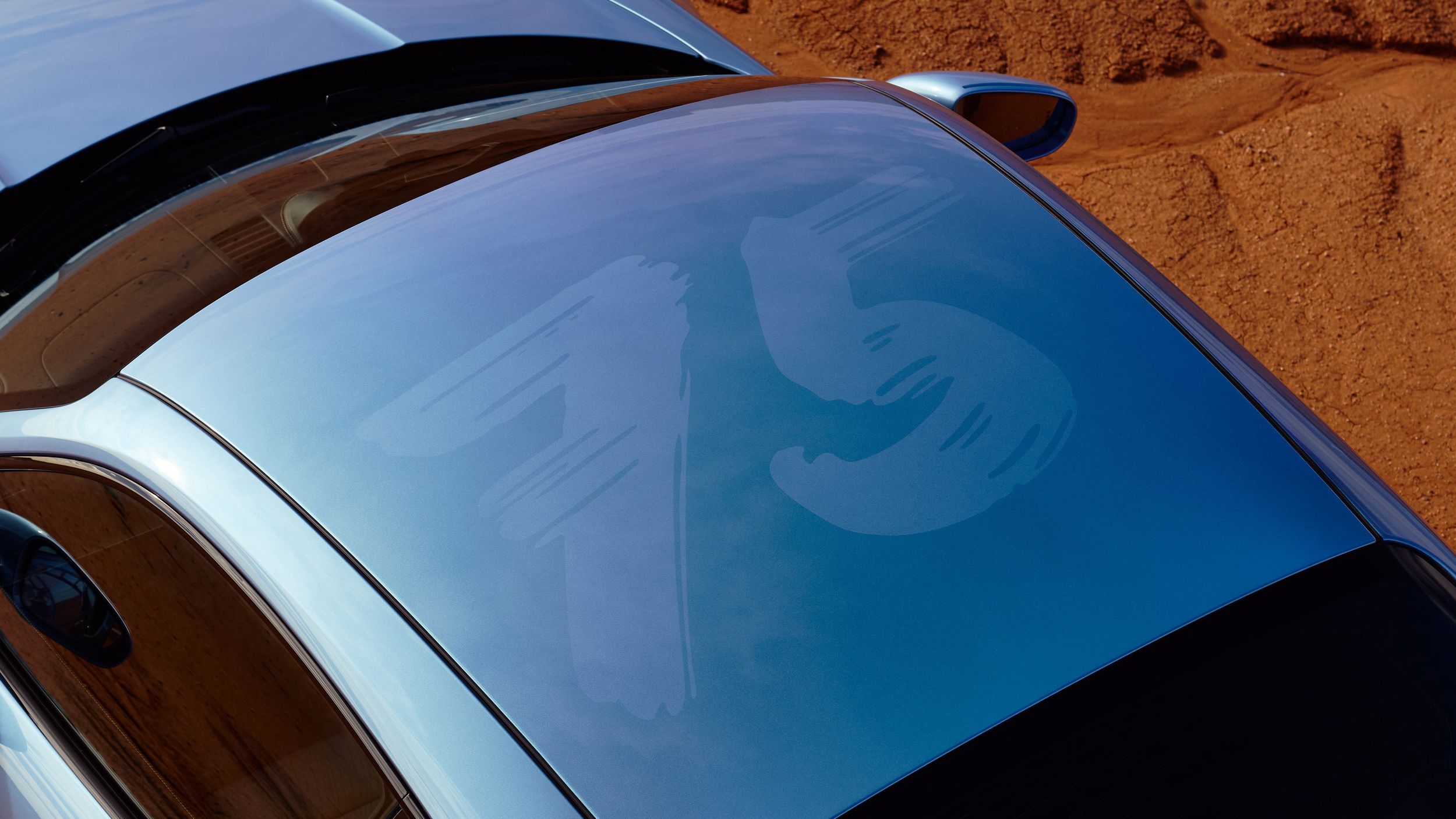 Subtle "75" motif displayed on the roof of the 911 Turbo S Land Down Under.
