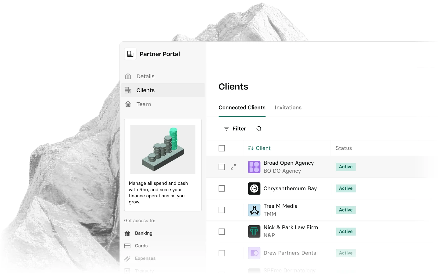 Dashboard interface showing a list of connected clients with active status, featuring a sidebar with options like details, clients, and team.