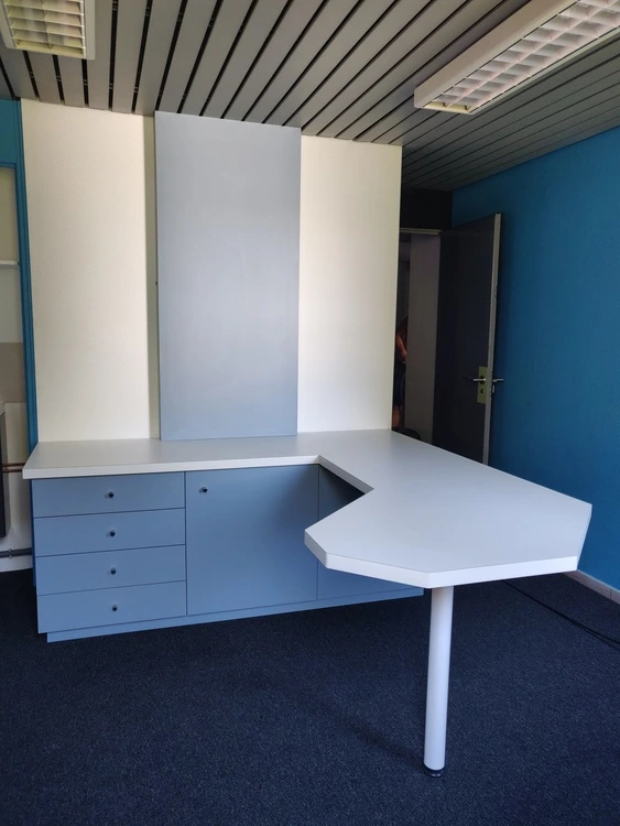 bureau dans les tons de bleu