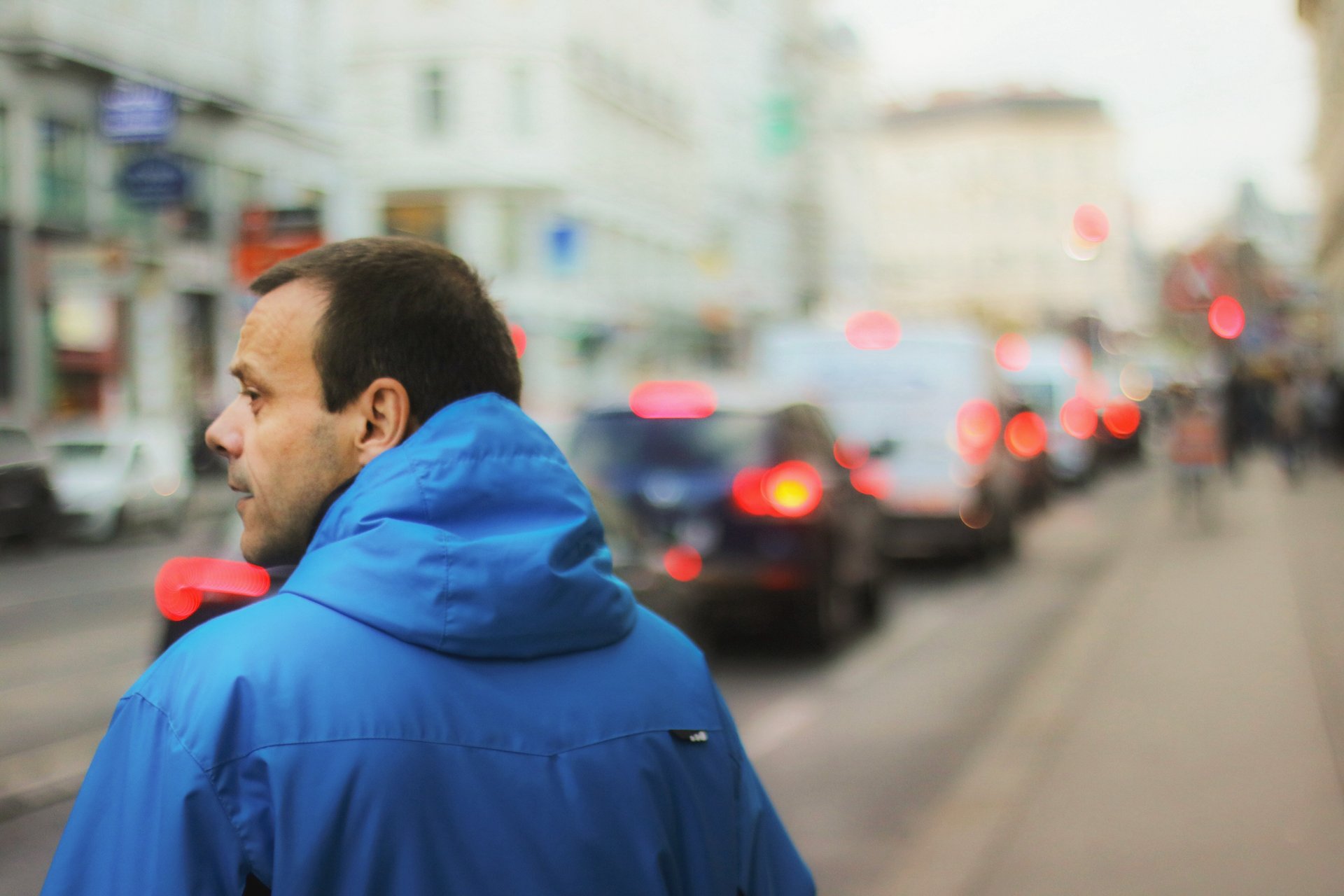 Veiligheid in het verkeer door winterjassen