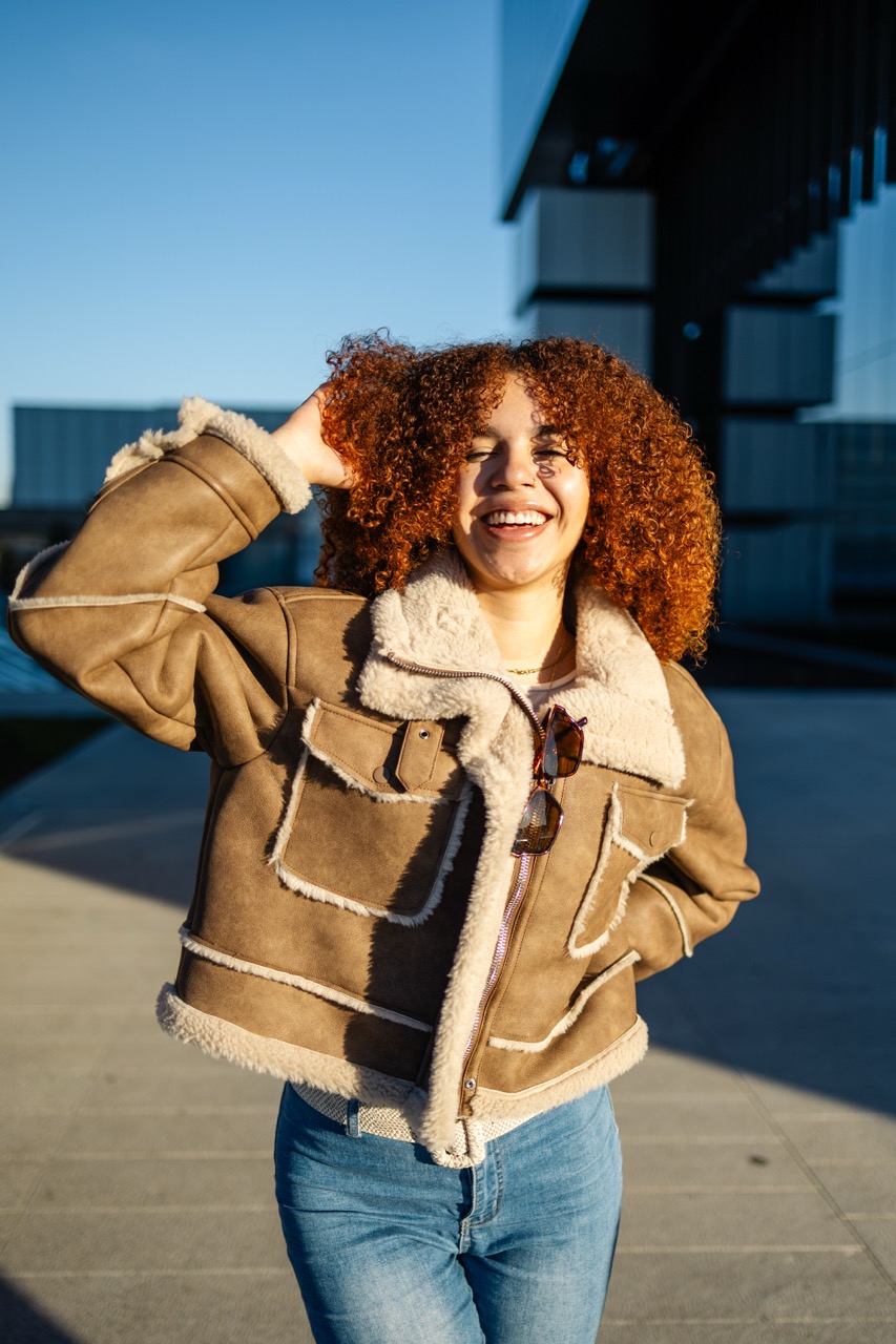 Dame met een lammy coat winter 2025