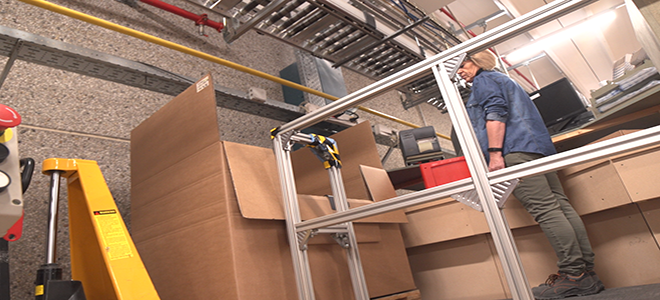 “TVH erkent dat een ergonomisch efficiënte werkplek de productiviteit, de werksfeer én het verzuim positief beïnvloedt”, aldus Ruth Costers, preventiedeskundige bij Mensura.