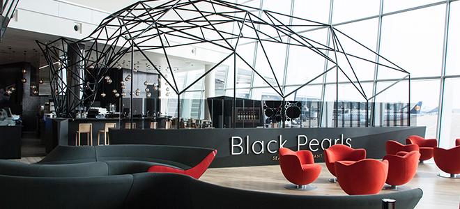 Langs snelwegen, in stations en steden, of op de luchthaven: Autogrill komt u overal tegen. Zo kunnen reizigers op Brussels Airport verpozen in het zeevruchtenrestaurant Black Pearls, dat in het voorjaar van 2015 een nieuwe locatie kreeg.