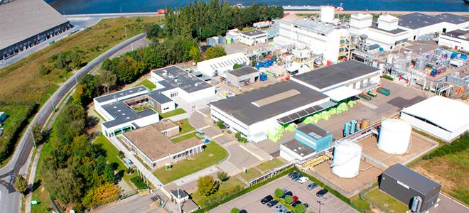 Sumitomo vervaardigt zelf geen eindproducten, maar levert aan verschillende industrieën – van de voedingssector tot de isolatieindustrie.