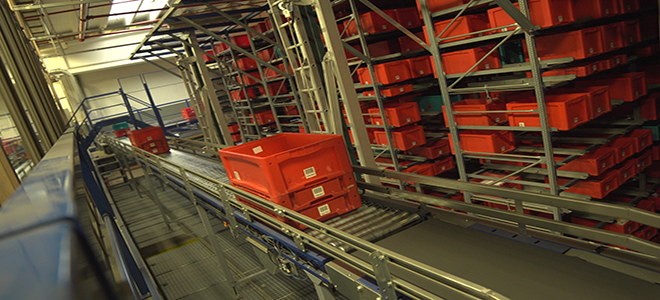 Als leverancier van industriële machines en transportmateriaal ambieert TVH continue groei. Zo breidt het bedrijf zijn hoofdkantoor in Waregem uit met een gloednieuw logistiek magazijn.