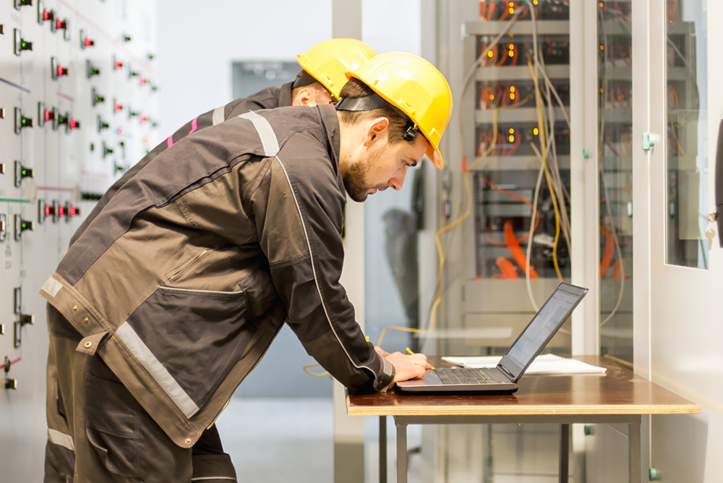 Working with electrical installations poses a risk due to the danger of voltage.