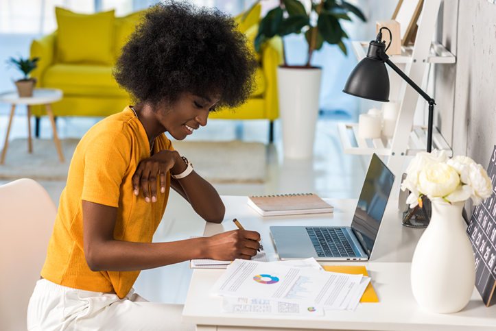 The online “Healthy and productive homeworking” learning programme has a modular structure and offers tips & tricks on 3 important well-being themes.