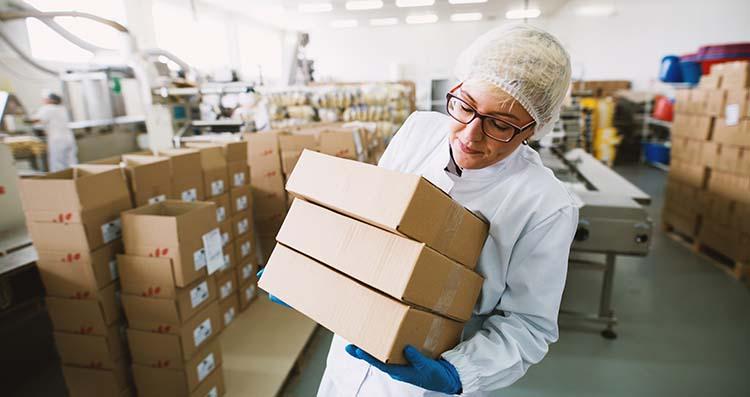 What is the maximum weight that employees can safely lift?