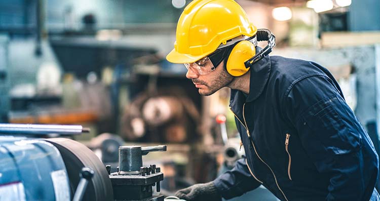The die has finally been cast: European manufacturers will soon have to comply with the new Machinery Regulation. This is set to be published by the European Official Journal in July 2023, entering into force 20 days later. Due to the overall transitional period of 42 months, machinery can still be supplied under both the Machinery Directive (2006/42/EC) and the new Machinery Regulation until early 2027.
