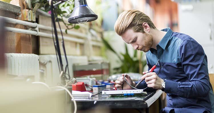 Het attest BA4 of BA5: veilig werken aan of met elektrische installaties