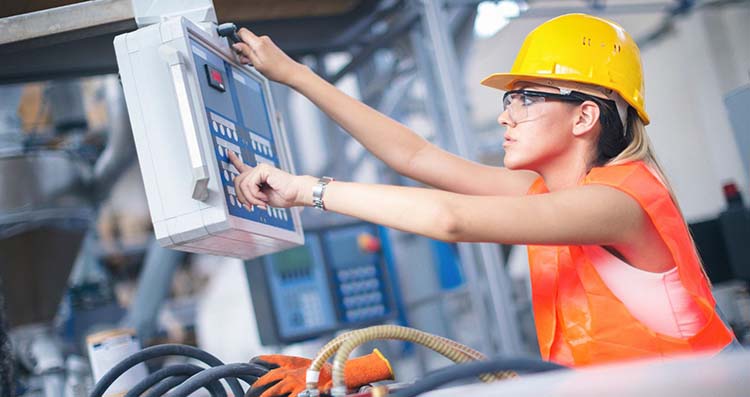 With the new Machinery Regulation, Parliament aims to further harmonise standards within the European market. After all, a regulation imposes rules that apply to all member states, while a directive merely sets a common goal. Each member state can then individually decide how to achieve that goal.